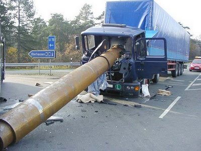 big truck accident 10 10 Horrible Big Truck Road Accident Pics
