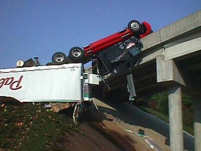 big truck accident 7 10 Horrible Big Truck Road Accident Pics