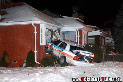 funny parking fail 4 10 Ways Not to Park Your Car   Parking Fail Pics
