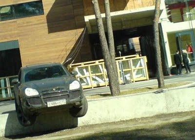 funny parking fail 9 10 Ways Not to Park Your Car   Parking Fail Pics