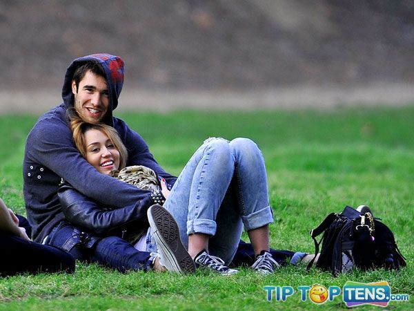 miley cyrus josh bowman Top 10 Hottest Celebrity Couples