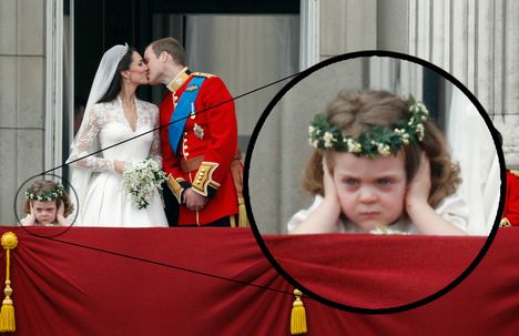 the royal wedding 2011 logo. Royal Wedding 2011 Kiss 10