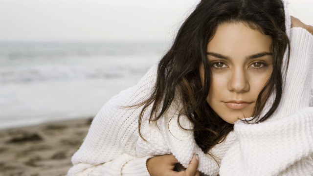 Vanessa Hudgens on the Beach 10 Hot Vanessa Hudgens Wallpapers 