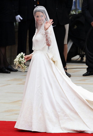 catherine kate middleton wedding dress 10 Royal Wedding 2011 Photos