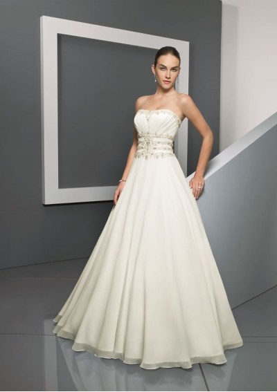 beads Top 10 Trending Wedding Dress Ideas in 2011