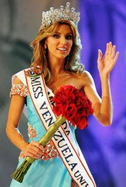 4. Vanessa Goncalvez – Ms. Venezuela e1314683472958 10 Hottest Miss Universe Contestants in 2011