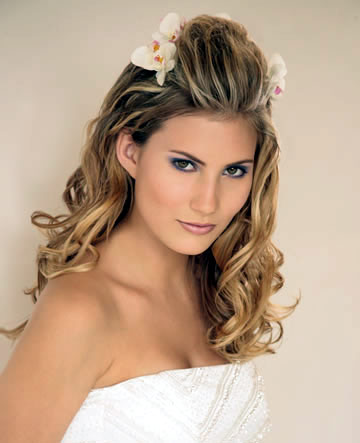 elegant wavy hairstyle Top 10 Best Wedding Hairstyles For Brides