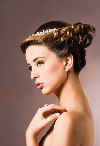 retro chiik Top 10 Best Wedding Hairstyles For Brides