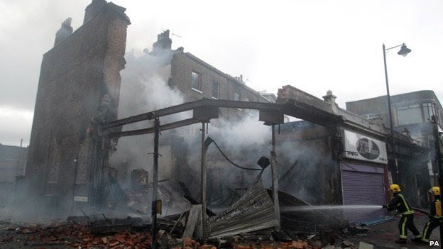 10 London Riots Photos Showing Devastation 2011 uk riots 10 London Riots Photos Showing Devastation 2011