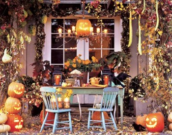 1. Decorating is Fun e1318863093106 Top 10 Halloween Party Ideas   [Hallow Eve]