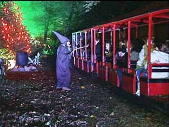 9. Hunted Forest Scream Train e1318869331113 Top 10 Canada Halloween Party Destinations 