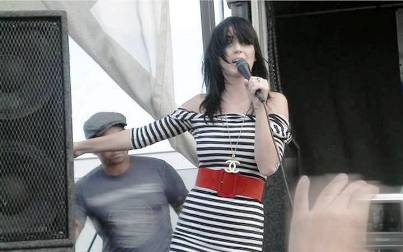 8. She worked for exposure 10 Things You Probably Didnt Know About Katy Perry
