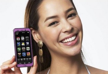 10 Best Gifts for Working Women 2. Mobile Phone e1323246257134 10 Best Gifts for Working Women