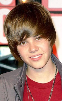 10. Justin Bieber e1326249406606 Top 10 Most Popular Male Singers in 2012