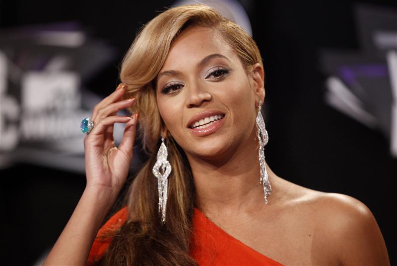 Beyonce 2012 Top 10 Most Popular Females Singers in 2012