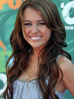 2. Miley Cyrus e1330087253110 Top 10 Richest Teen Celebrities of 2012