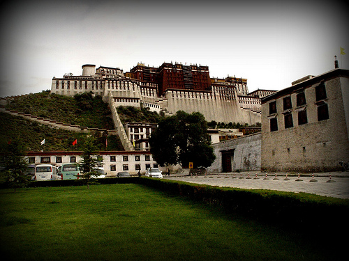 Top 10 Worst Prisons in the World Drapchi Prison Top 10 Worst Prisons in the World