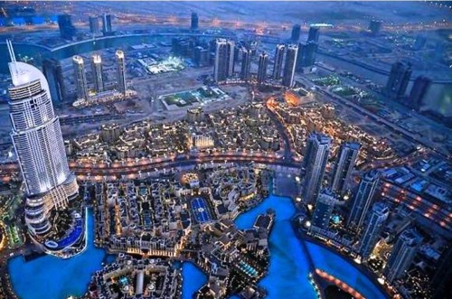 1. Have a Sweeping View at the 134th Floor of the Burj e1334645379596 Top 10 Things to Do When You Go to Dubai