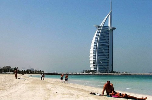 9. Enjoy their Beaches e1334645113161 Top 10 Things to Do When You Go to Dubai