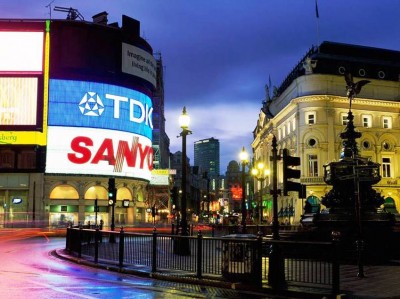 3. Piccadilly Circus e1342013619967 10 Best Places to Shop in London
