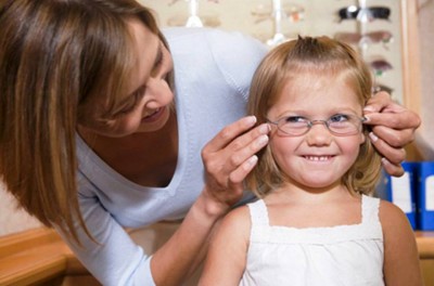 10 Ways to Protect Your Eyes 5. Replace Eyewear if Needed e1346228942786 10 Ways to Protect Your Eyes