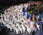 10. Standing Ovation for David Bowie’s Song “Heroes”