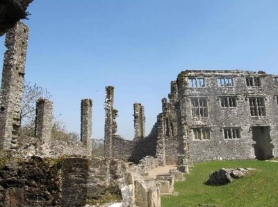 10.  Berry Pomeroy Castle Totness e1351491842322 Top 10 Haunted Rumah di Dunia