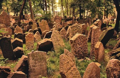 7. Old Jewish Cemetery e1351245762620 Top 10 Most Bizarre Cemeteries in the World