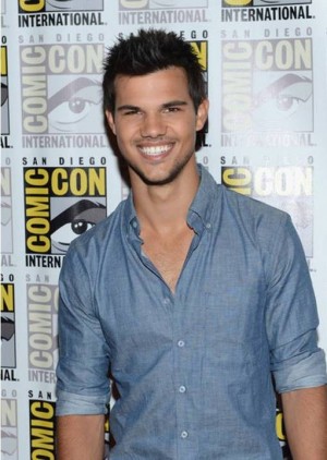 7. Taylor Lautner e1349270084744 Top 10 Sexiest Men in 2012