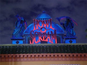 Howl-O-Scream_Entrance