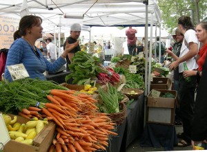 1024px-Ballard_Farmers'_Market_-_vegetables