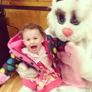 Hilarious-Photos-Kids-Scared-Easter-Bunny