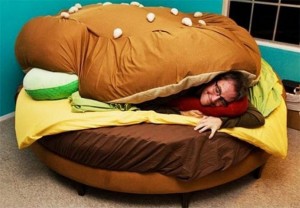 Delicious-hamburger-Bed-664x461