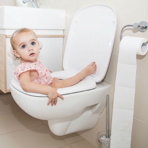 child-in-toilet660