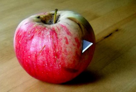 Razorblades-in-Apple