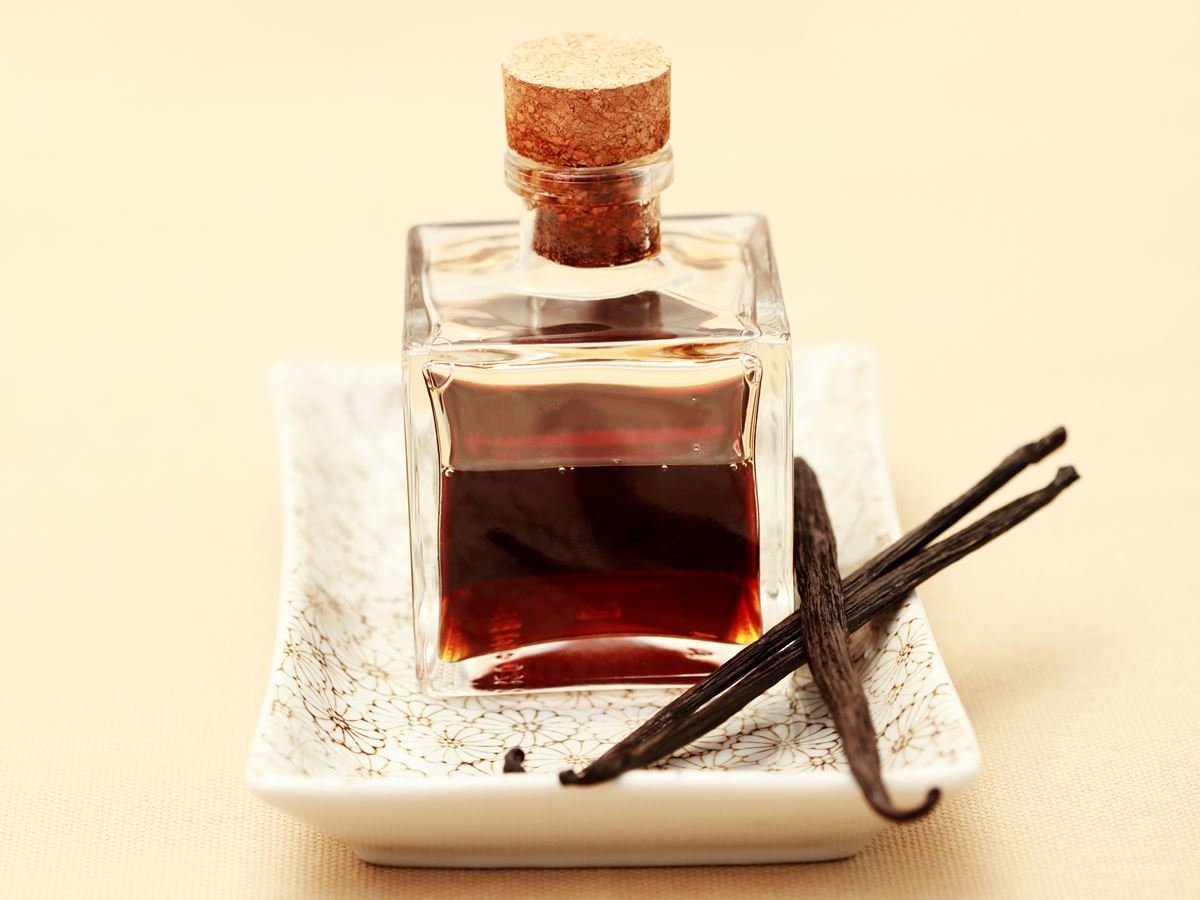 10 Natural Scents Men Love How to Turn Your Man On